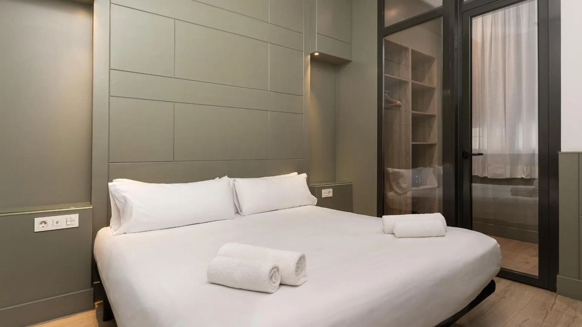 Enjoybcn Patio De Gala Apartment Barcelona